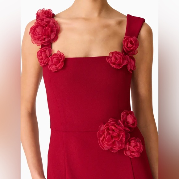 NWT Elliatt Evanora Flower Appliqué Gown Red Sz Large - Picture 3 of 11